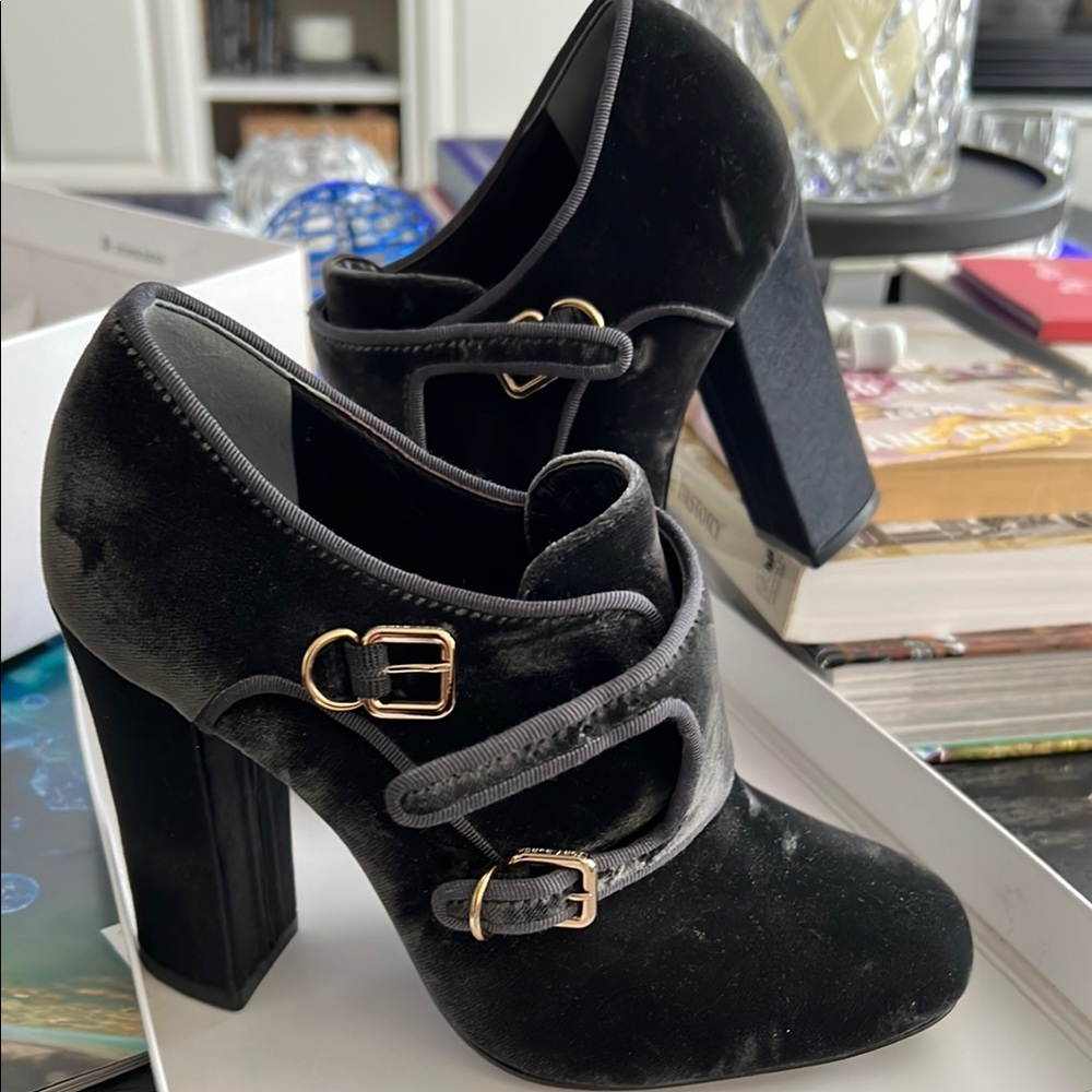 Tory Burch Velvet Women's Shoes 5.5